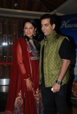 Kush Sinha with wife at the Premiere of Hawaizaada in Mumbai on 29th Jan 2015